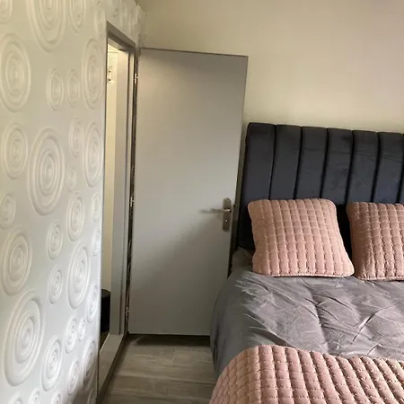 Hsh France 1 Proche De Oda ve Kahvaltı Meaux